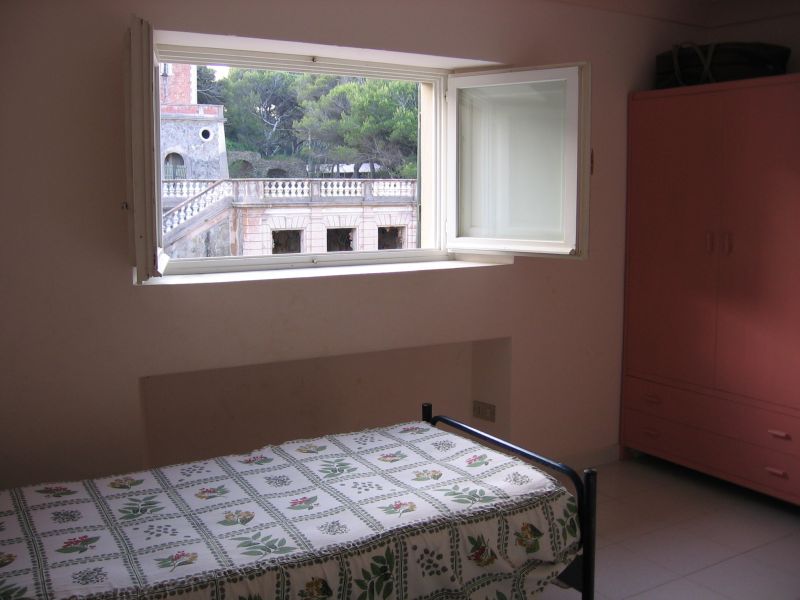 Bedroom 3 (2nd floor) 017.jpg